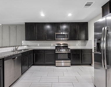 2606 Zephyr Lane - Photo Thumbnail 6