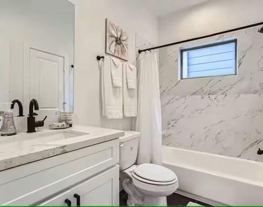 1528 Chestnut Street - Photo Thumbnail 23