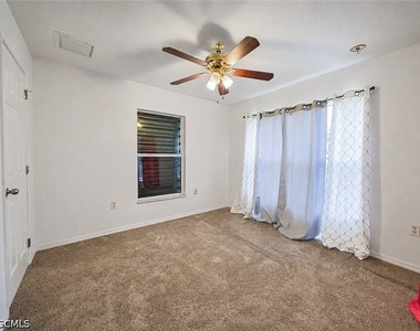 20 Hampton Avenue - Photo Thumbnail 8