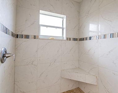 20 Hampton Avenue - Photo Thumbnail 12