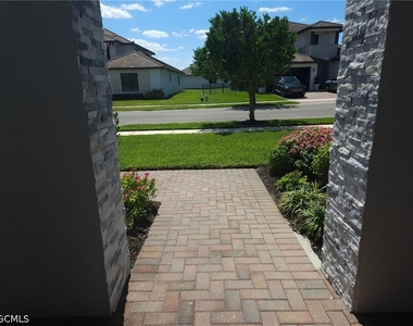 4771 Frattina Street W - Photo Thumbnail 6