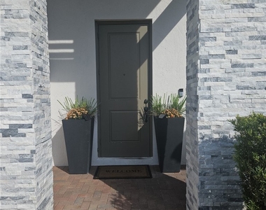 4771 Frattina Street W - Photo Thumbnail 3