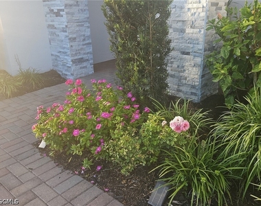 4771 Frattina Street W - Photo Thumbnail 5