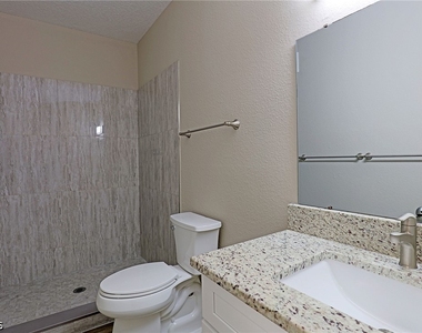 11540 Villa Grand - Photo Thumbnail 7