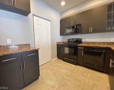 13180 Bella Casa Circle - Photo Thumbnail 14