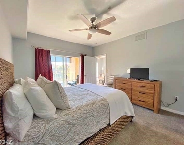 13180 Bella Casa Circle - Photo Thumbnail 16