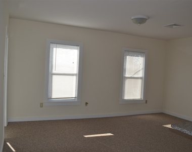182 Main - Photo Thumbnail 7
