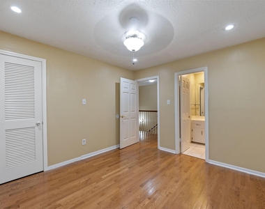 9719 Godstone Lane - Photo Thumbnail 15