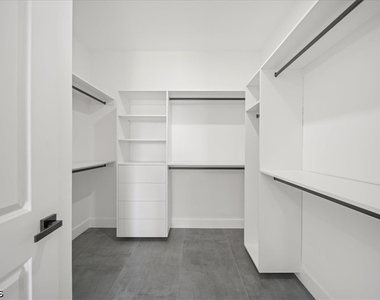 4536 Nw 35th Place - Photo Thumbnail 18
