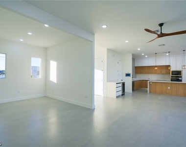 5 Sw 26th Place - Photo Thumbnail 12