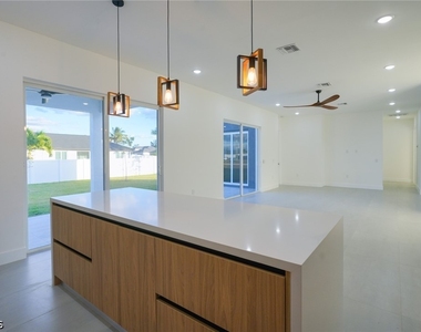 5 Sw 26th Place - Photo Thumbnail 7