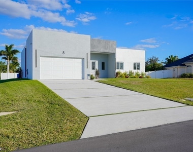 5 Sw 26th Place - Photo Thumbnail 1