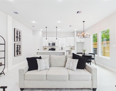 3748 Corder Street - Photo Thumbnail 5