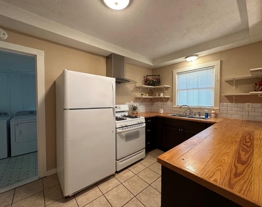 706 W Willis Street - Photo Thumbnail 3