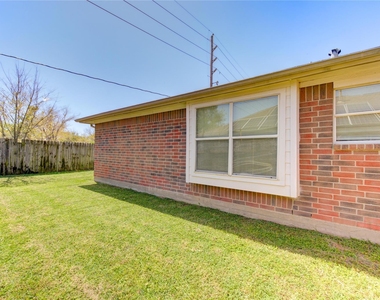 5349 Pinewood Terrace - Photo Thumbnail 38