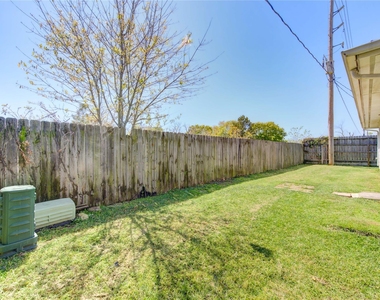 5349 Pinewood Terrace - Photo Thumbnail 36