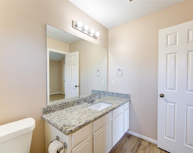 5349 Pinewood Terrace - Photo Thumbnail 22