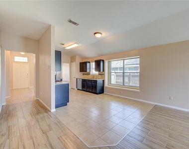 5349 Pinewood Terrace - Photo Thumbnail 10