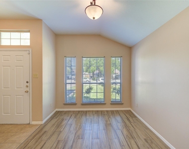 5349 Pinewood Terrace - Photo Thumbnail 7