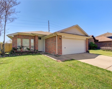 5349 Pinewood Terrace - Photo Thumbnail 2