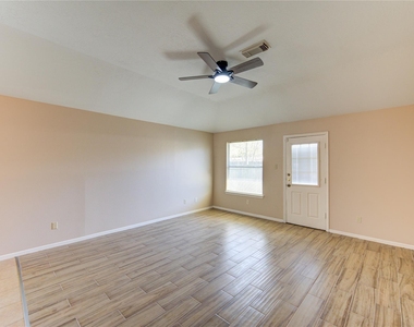 5349 Pinewood Terrace - Photo Thumbnail 18