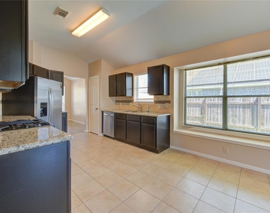 5349 Pinewood Terrace - Photo Thumbnail 14