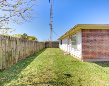 5349 Pinewood Terrace - Photo Thumbnail 37