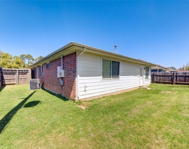 5349 Pinewood Terrace - Photo Thumbnail 34