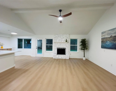 12118 Dorrance Lane - Photo Thumbnail 6