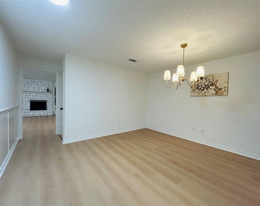 12118 Dorrance Lane - Photo Thumbnail 2