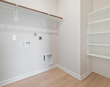 1119 Campside Drive - Photo Thumbnail 18
