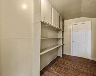 5503 S Acres Drive - Photo Thumbnail 20