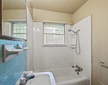 5503 S Acres Drive - Photo Thumbnail 21