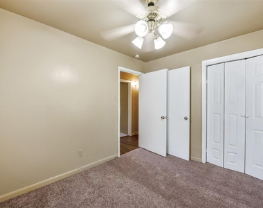 5503 S Acres Drive - Photo Thumbnail 18