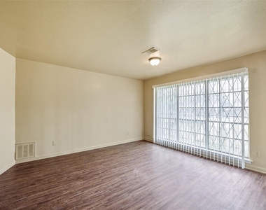5503 S Acres Drive - Photo Thumbnail 4