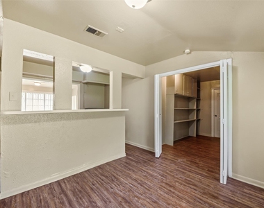 5503 S Acres Drive - Photo Thumbnail 9