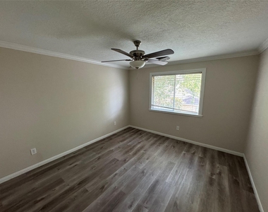 10310 Sable Trail - Photo Thumbnail 13