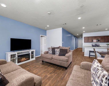 5535 Kingston Crest Lane - Photo Thumbnail 2