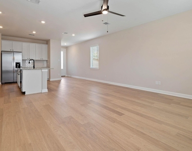1107 Campside Drive - Photo Thumbnail 4