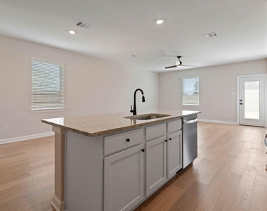 1107 Campside Drive - Photo Thumbnail 8