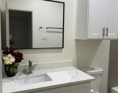 8318 Brandon Street - Photo Thumbnail 17