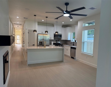8318 Brandon Street - Photo Thumbnail 12