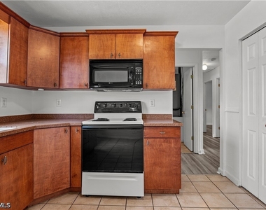 612 Santa Barbara Boulevard - Photo Thumbnail 5