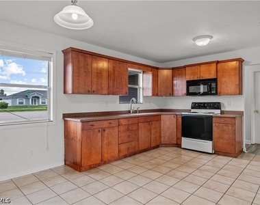 612 Santa Barbara Boulevard - Photo Thumbnail 2
