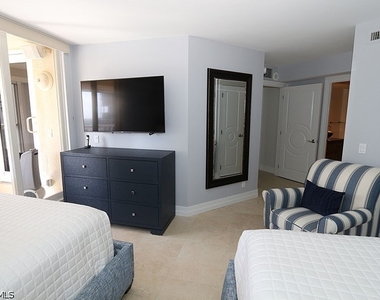 4041 Gulf Shore Boulevard N - Photo Thumbnail 15