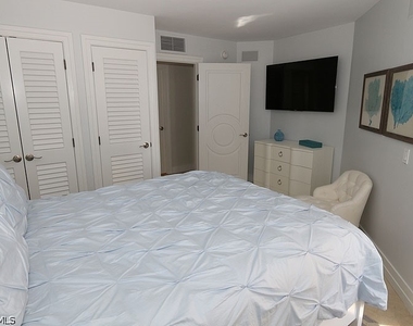 4041 Gulf Shore Boulevard N - Photo Thumbnail 12