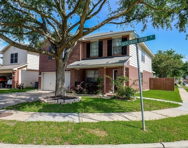 13410 Cricklewood Creek Lane - Photo Thumbnail 3