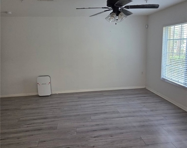 9450 Ivy Brook Run - Photo Thumbnail 8
