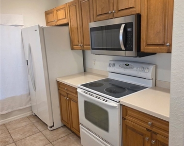 9450 Ivy Brook Run - Photo Thumbnail 4