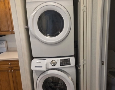 9450 Ivy Brook Run - Photo Thumbnail 5